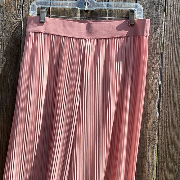 Pleated Pants - Picture 3 of 10